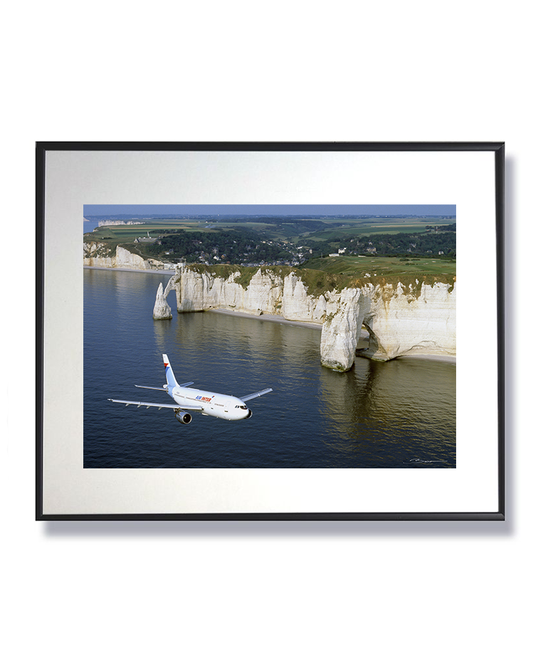 L’A300 Frôle l’Arche d’Étretat